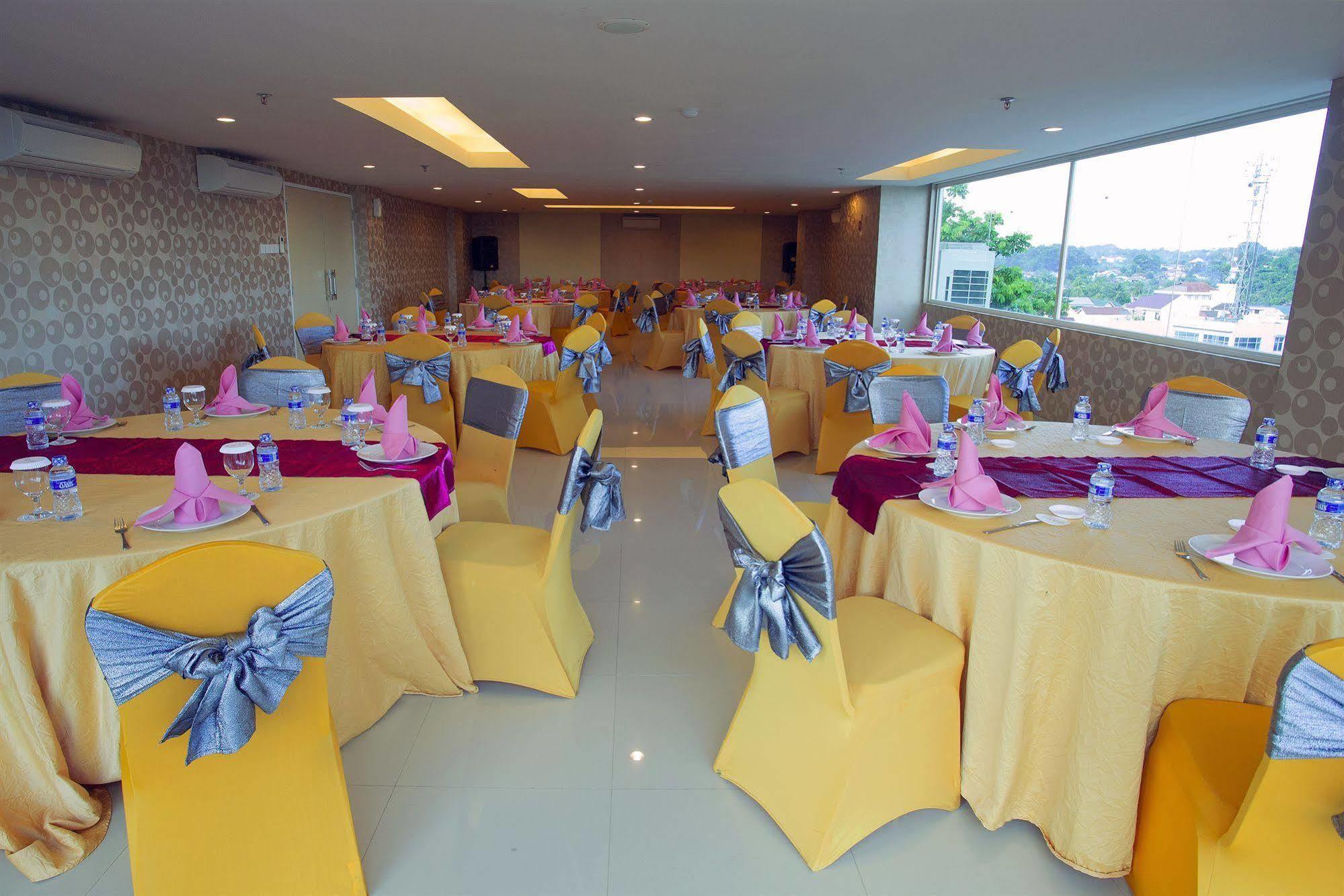 D'Primahotel Balikpapan Exteriör bild