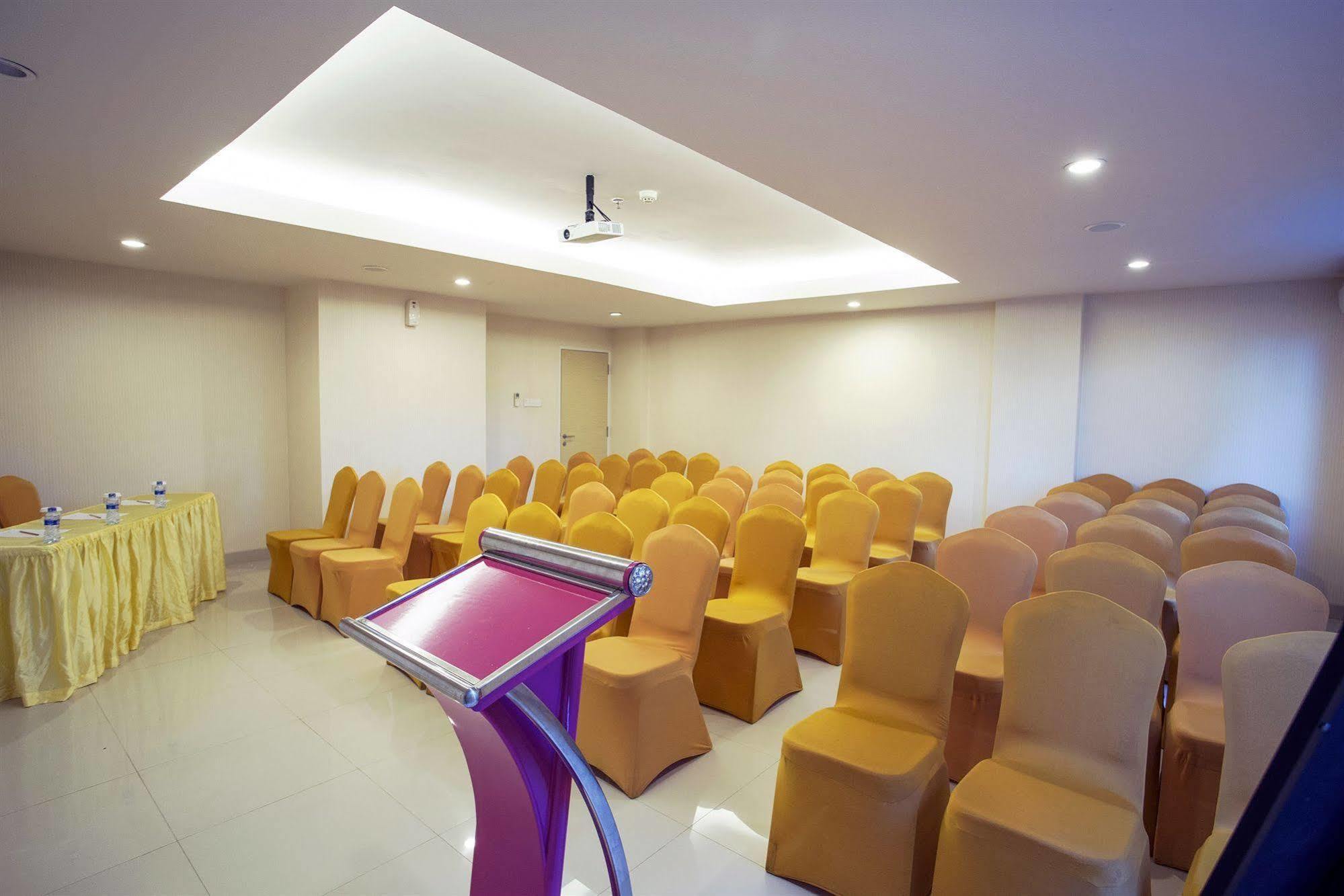 D'Primahotel Balikpapan Exteriör bild